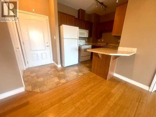 9225 Lakeland Drive Property Photo 3