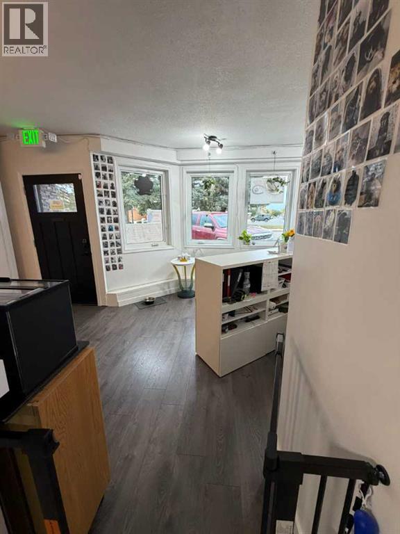 5312 49 Avenue Property Photo 4