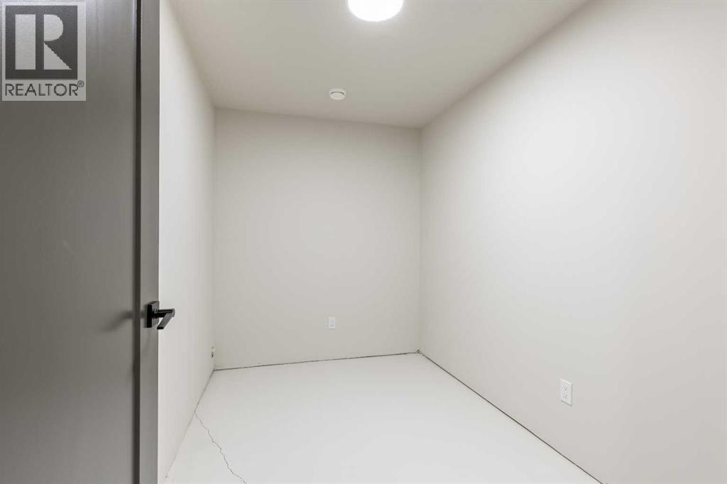 72 E 300 S Property Photo 26