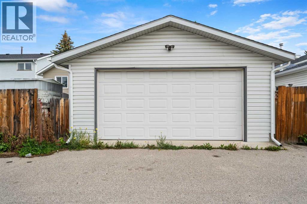 107 Tararidge Close Ne Property Photo 34