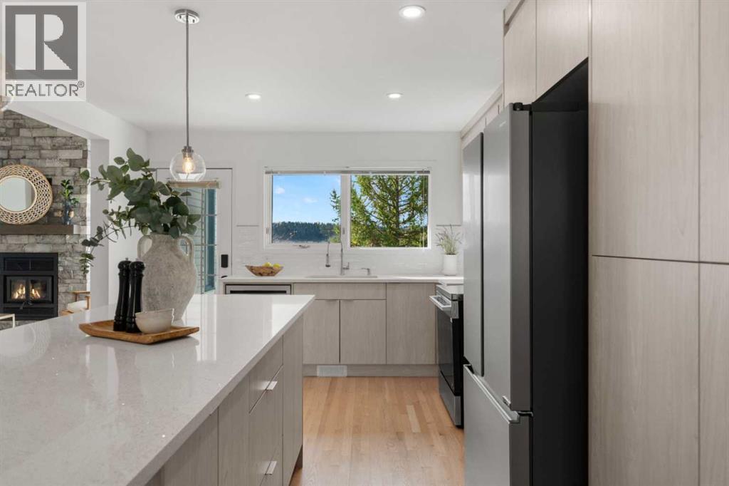 52 West Mitford Crescent Property Photo 7