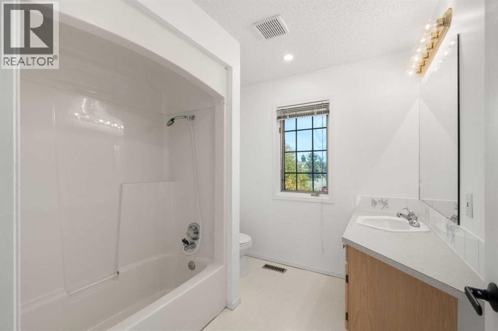 52 West Mitford Crescent Property Photo 21