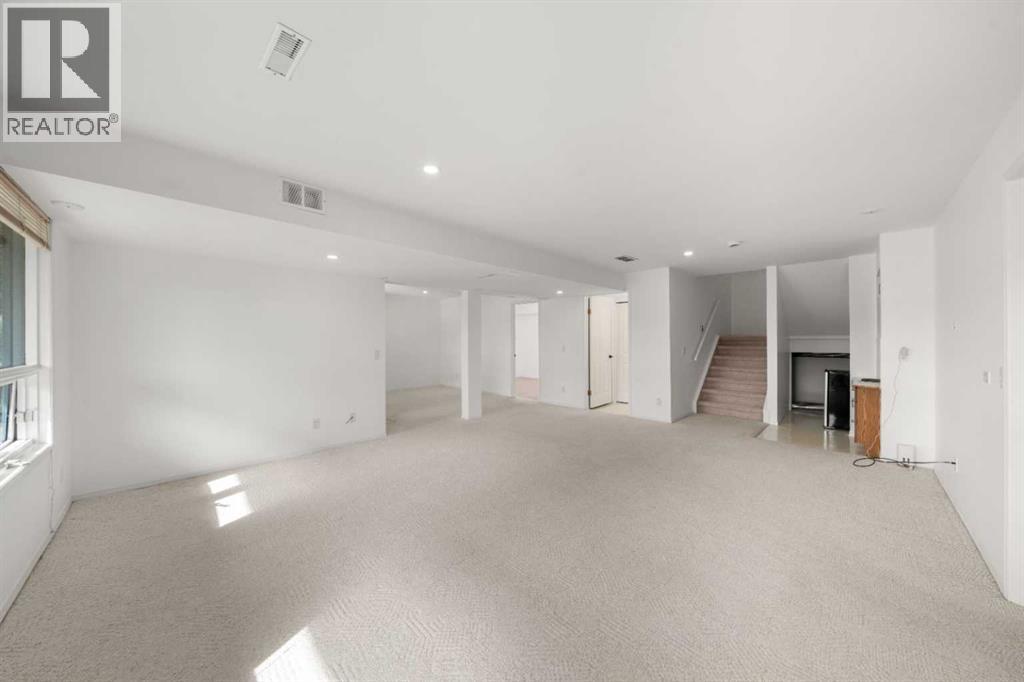 52 West Mitford Crescent Property Photo 26