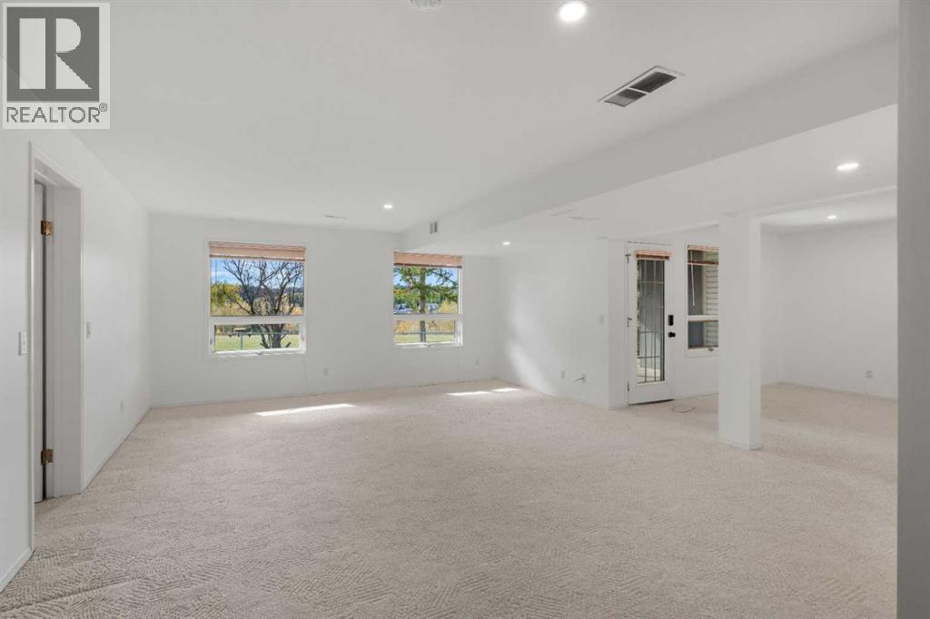 52 West Mitford Crescent Property Photo 27