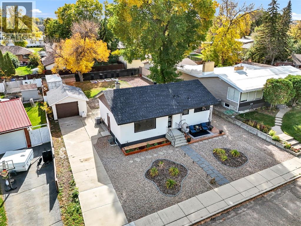 61 Huckvale Crescent Sw Property Photo 1