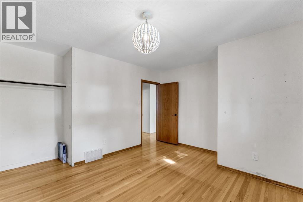61 Huckvale Crescent Sw Property Photo 25