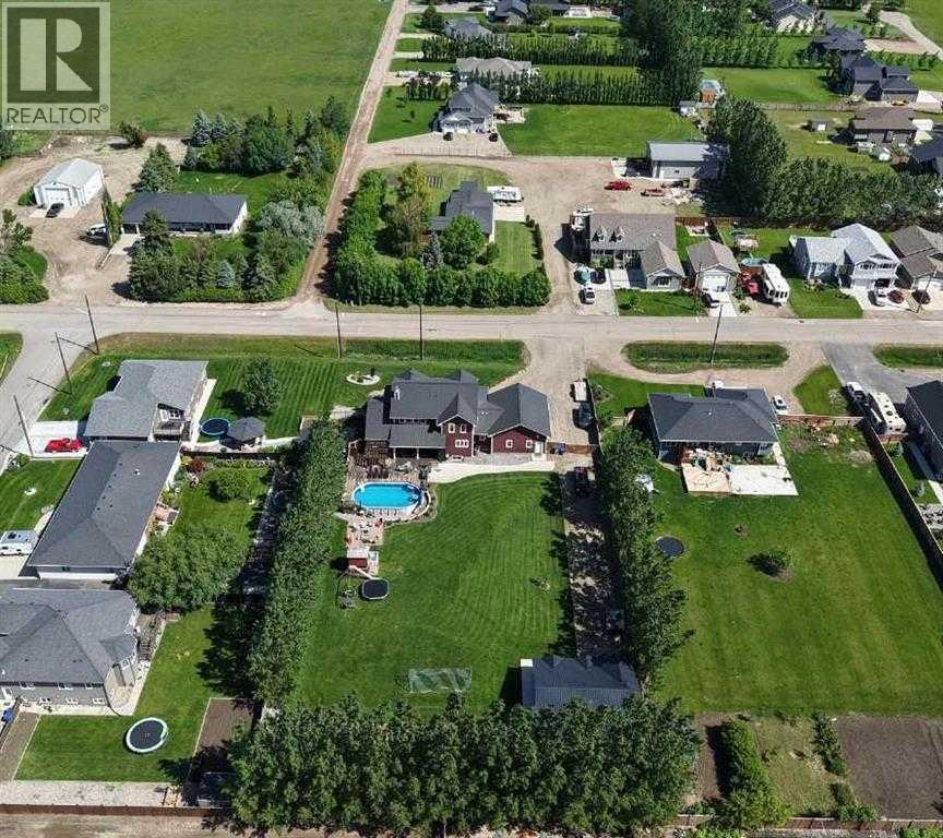 521 12 Ave W Property Photo 2