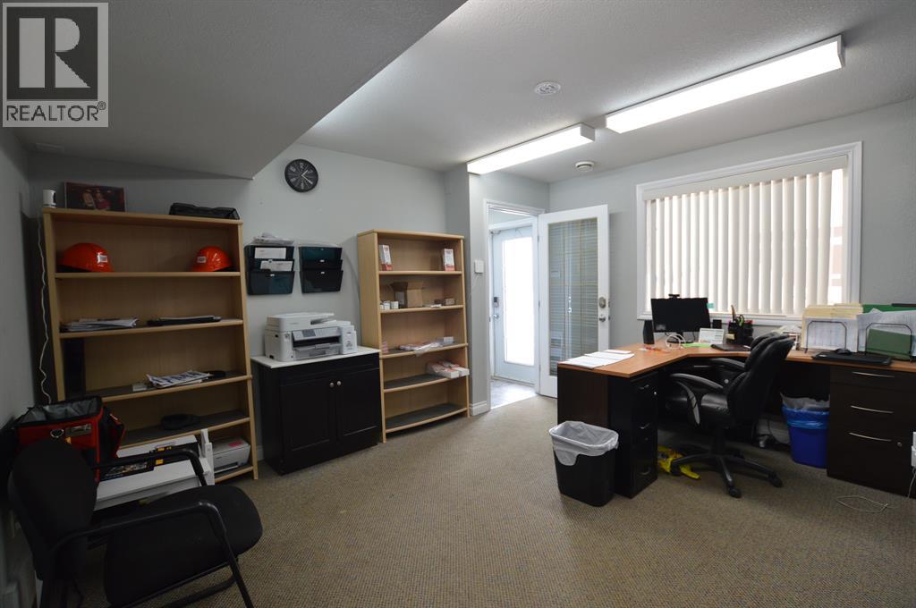 9715 105 Street Property Photo 3