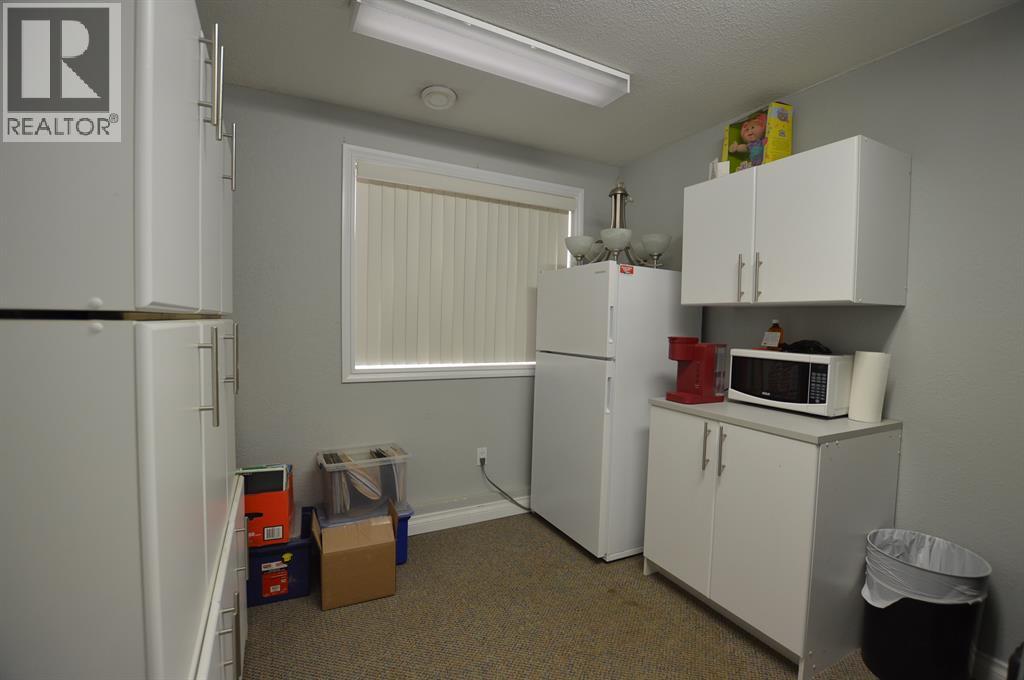 9715 105 Street Property Photo 5