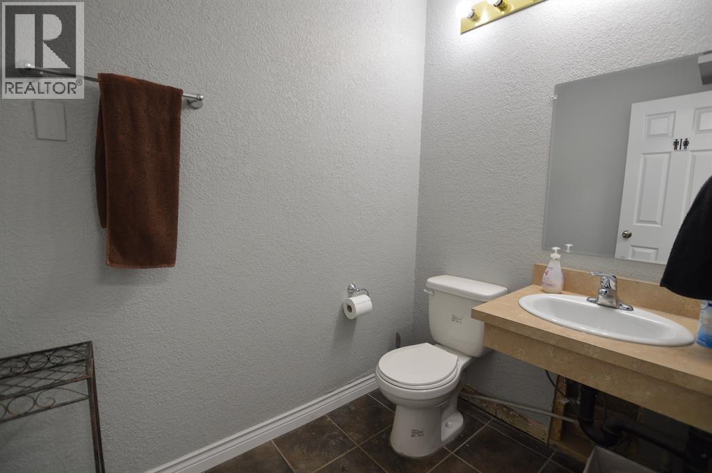 9715 105 Street Property Photo 6
