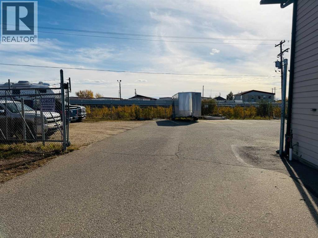 9715 105 Street Property Photo 14