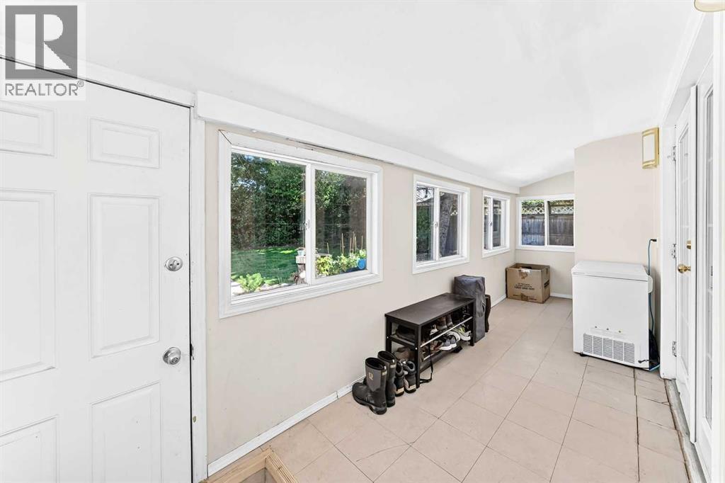 8512 33 Avenue Nw Property Photo 22