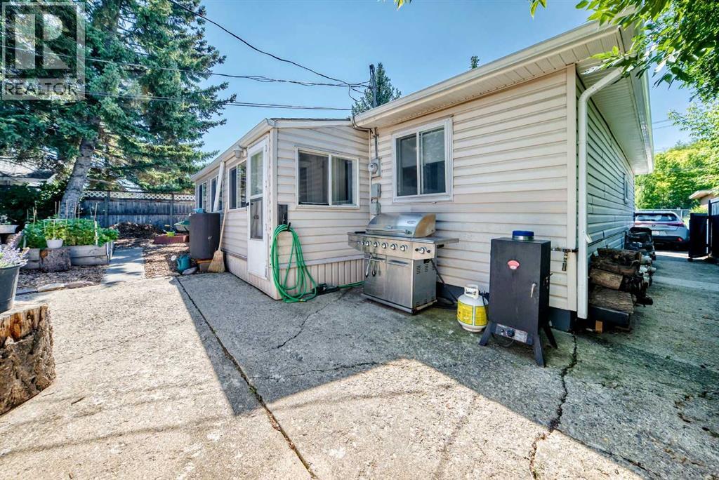 8512 33 Avenue Nw Property Photo 26