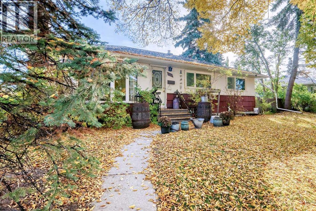 1936 45 Street Sw Property Photo 1