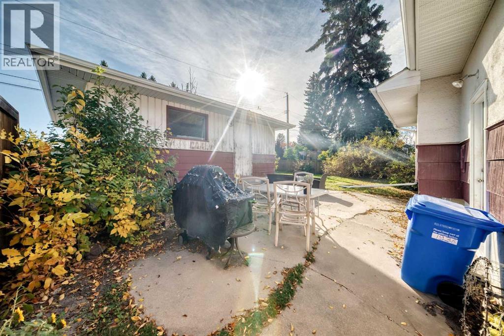 1936 45 Street Sw Property Photo 6