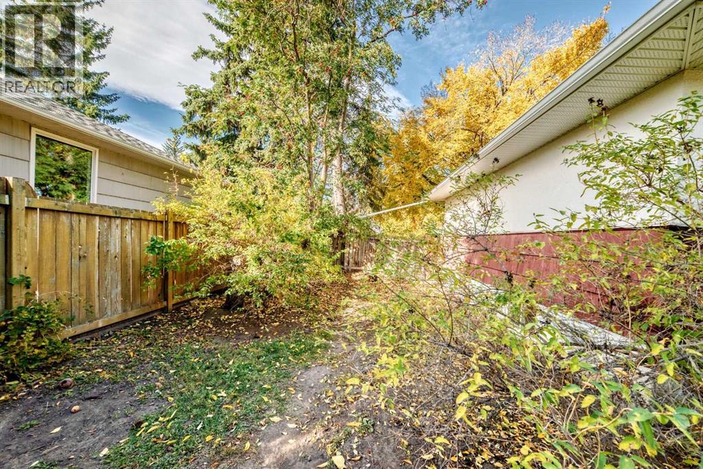 1936 45 Street Sw Property Photo 8