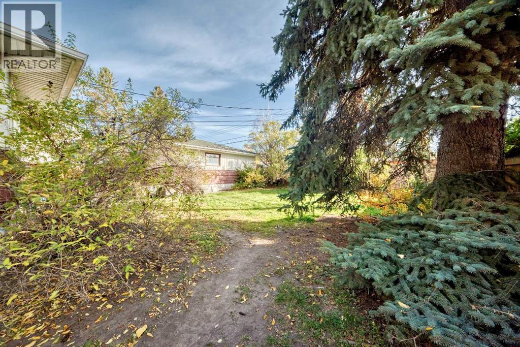 1936 45 Street Sw Property Photo 9
