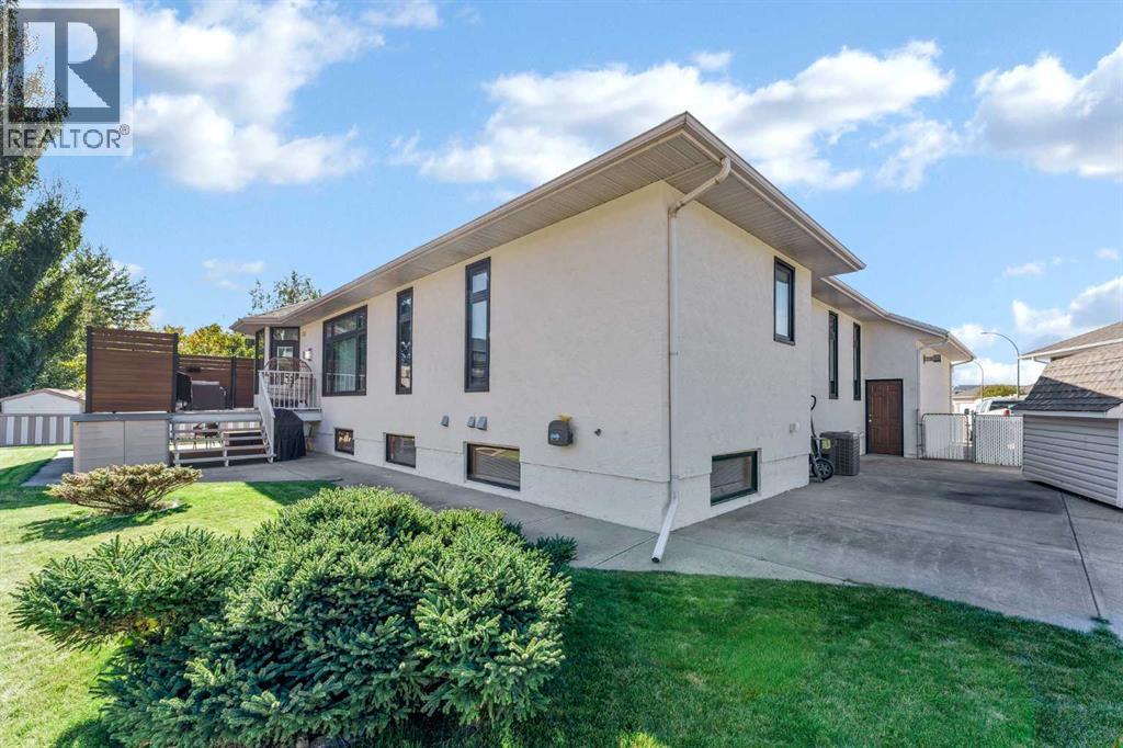 80 Vintage Meadows Place Se Property Photo 44