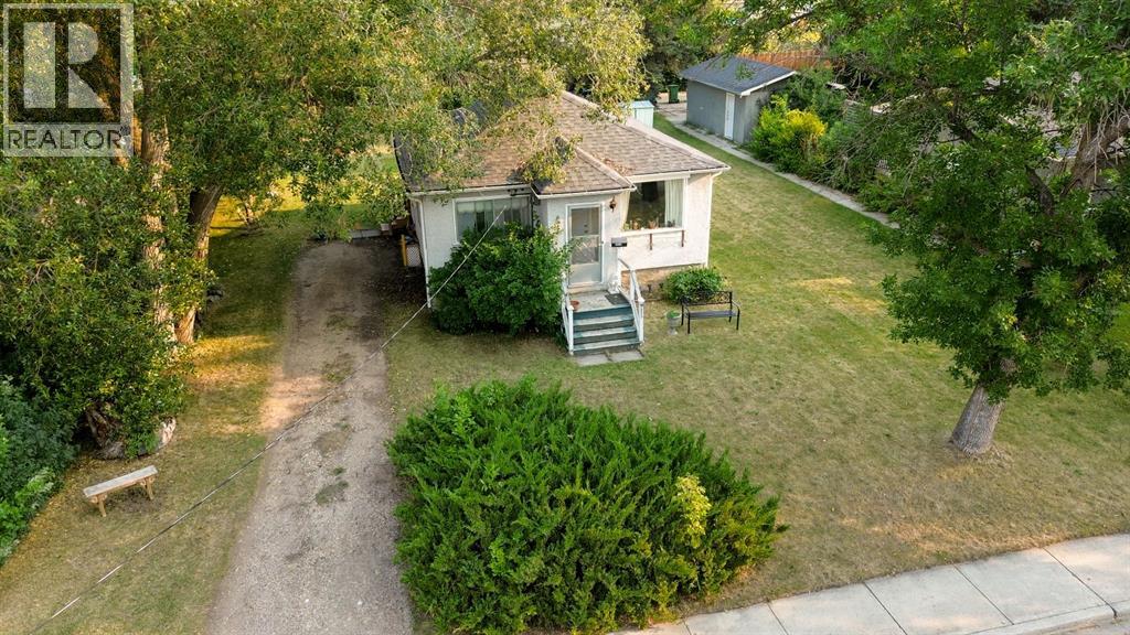 3830 46 Street Property Photo 1