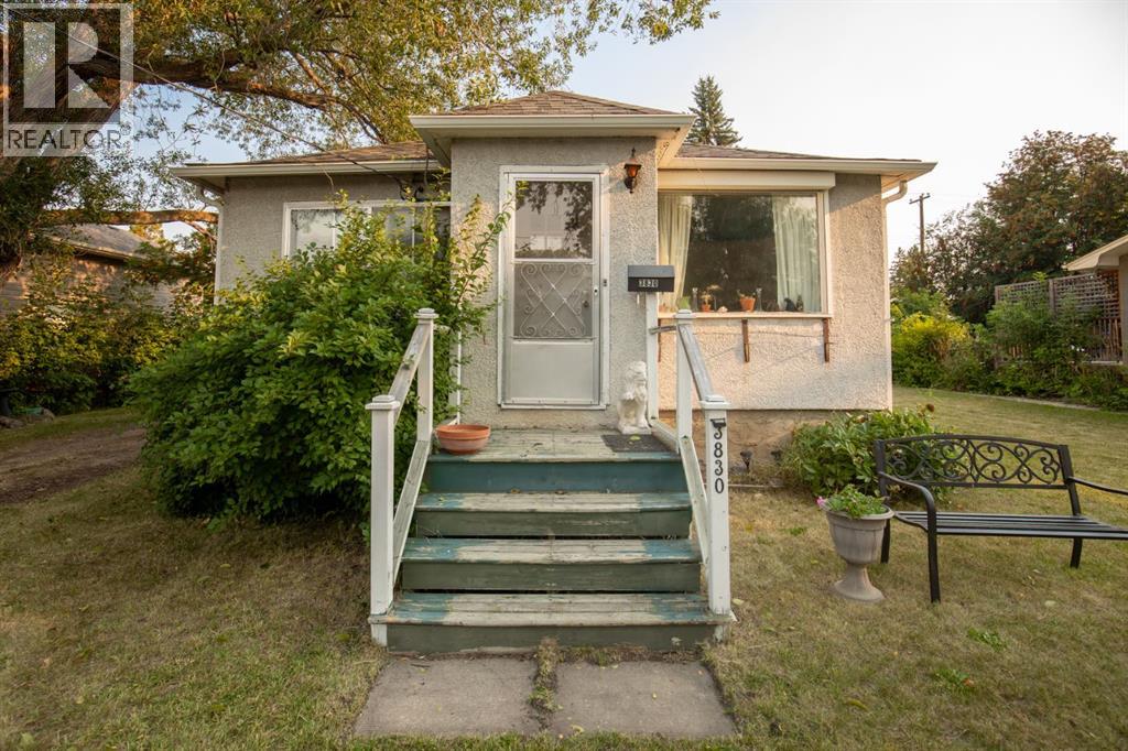 3830 46 Street Property Photo 3