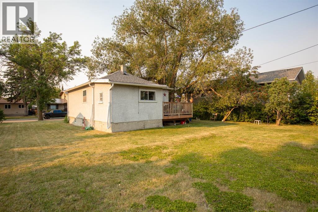 3830 46 Street Property Photo 16