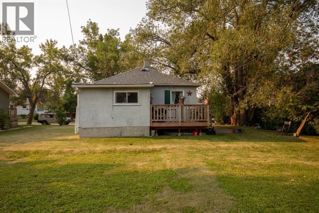 3830 46 Street Property Photo 17