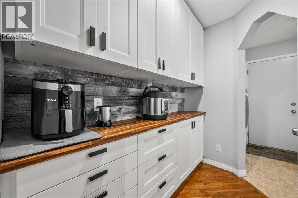 163 West Lakeview Passage Property Photo 14