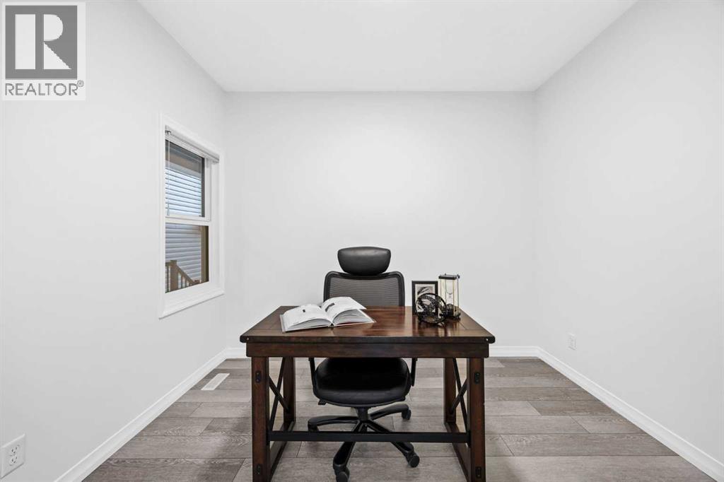 101 Howse Common Ne Property Photo 2