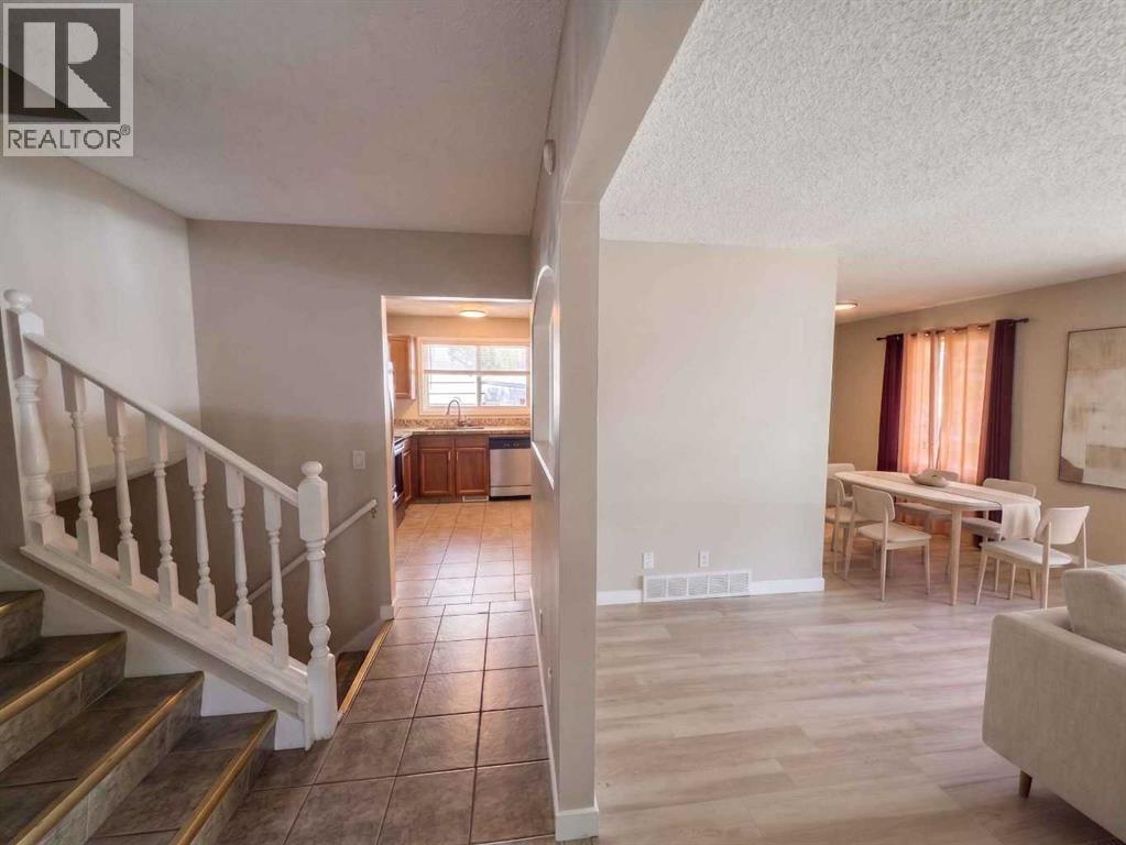 1095 Berkley Drive Nw Property Photo 4