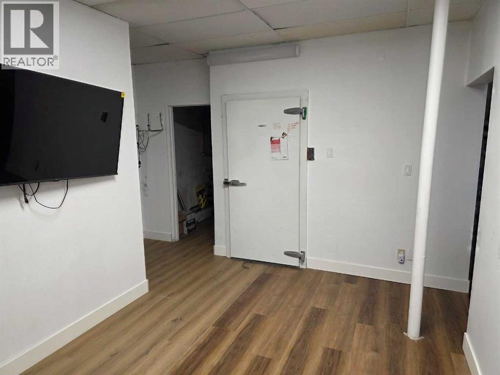 5326 49 Avenue Property Photo 18