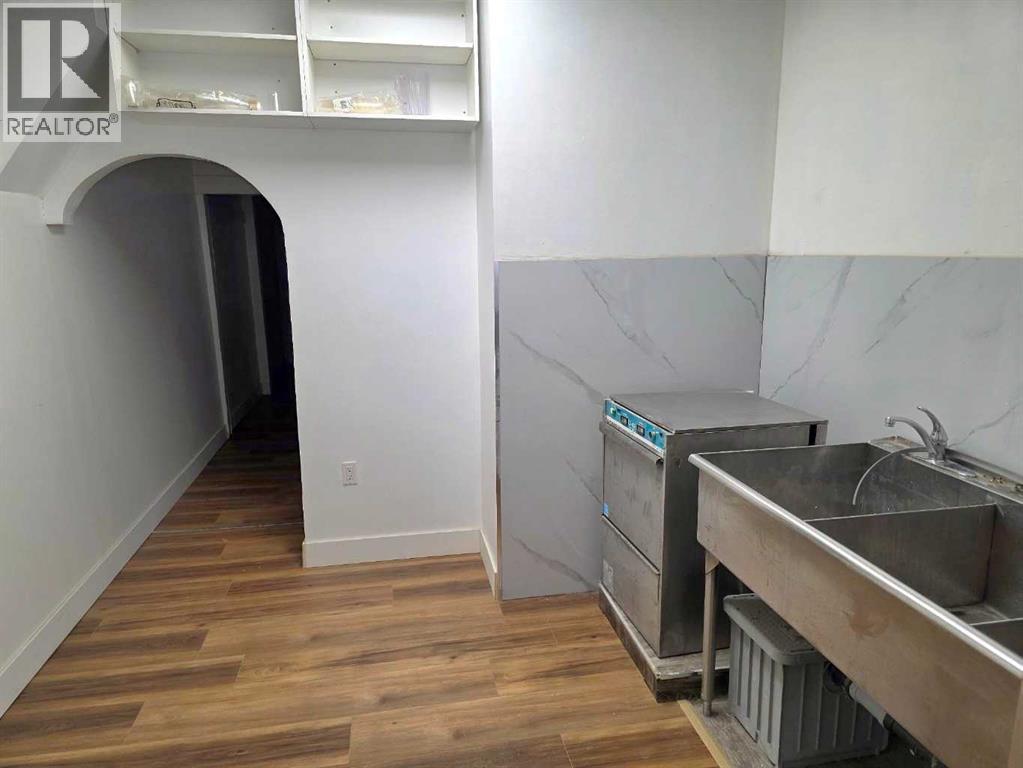 5326 49 Avenue Property Photo 23