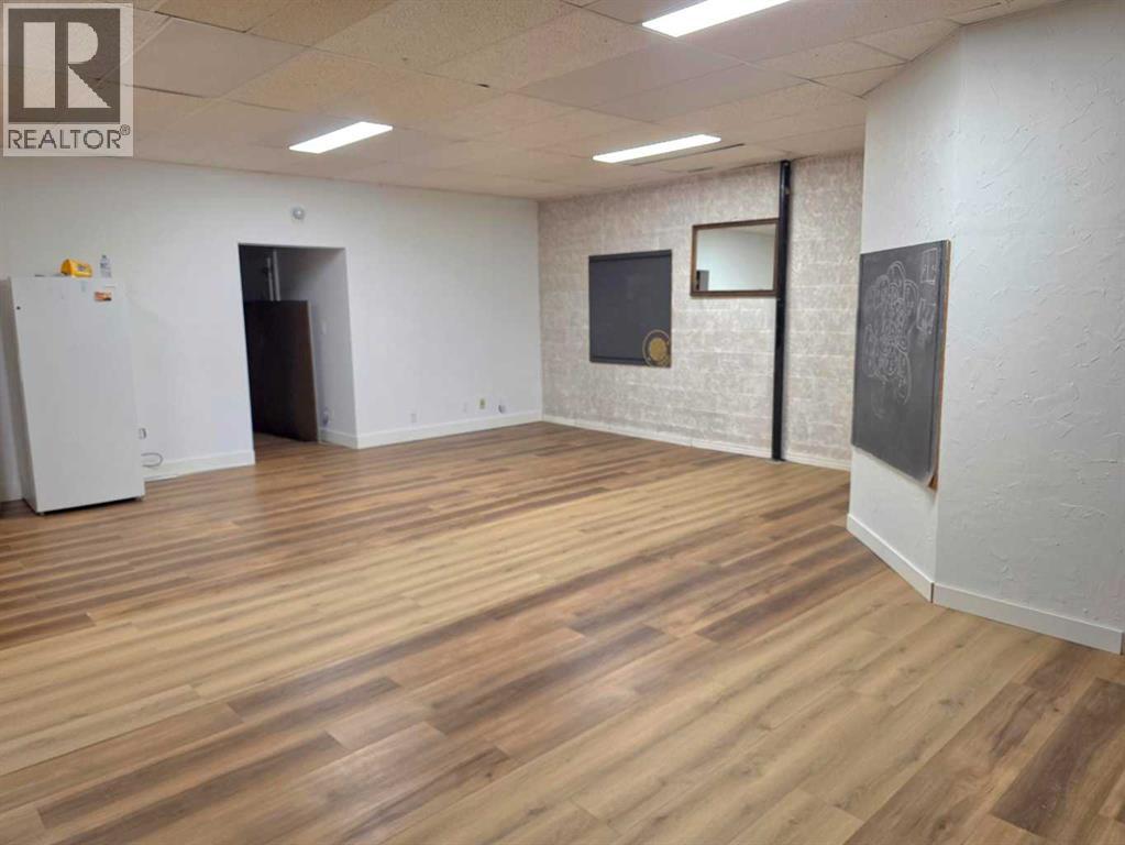 5326 49 Avenue Property Photo 28