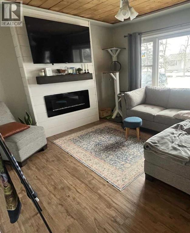 206 2nd Avenue Sw Property Photo 2