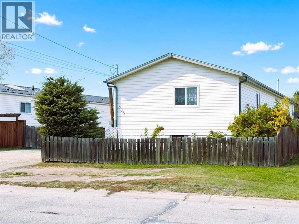 308 1a Avenue Sw Property Photo 1