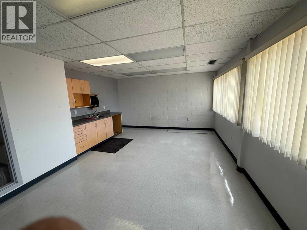 687930 Bowness Road Northwest Property Photo 17