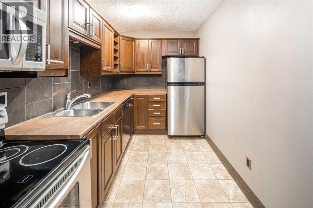 315 Southampton Drive Southwest Property Photo 12