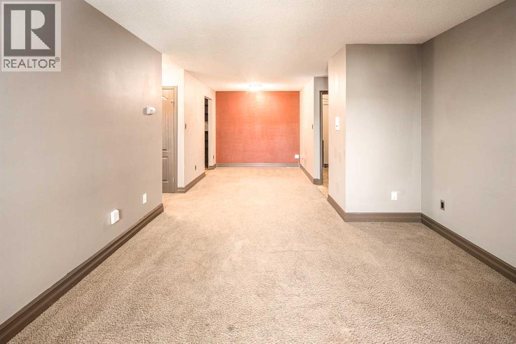 315 Southampton Drive Southwest Property Photo 13
