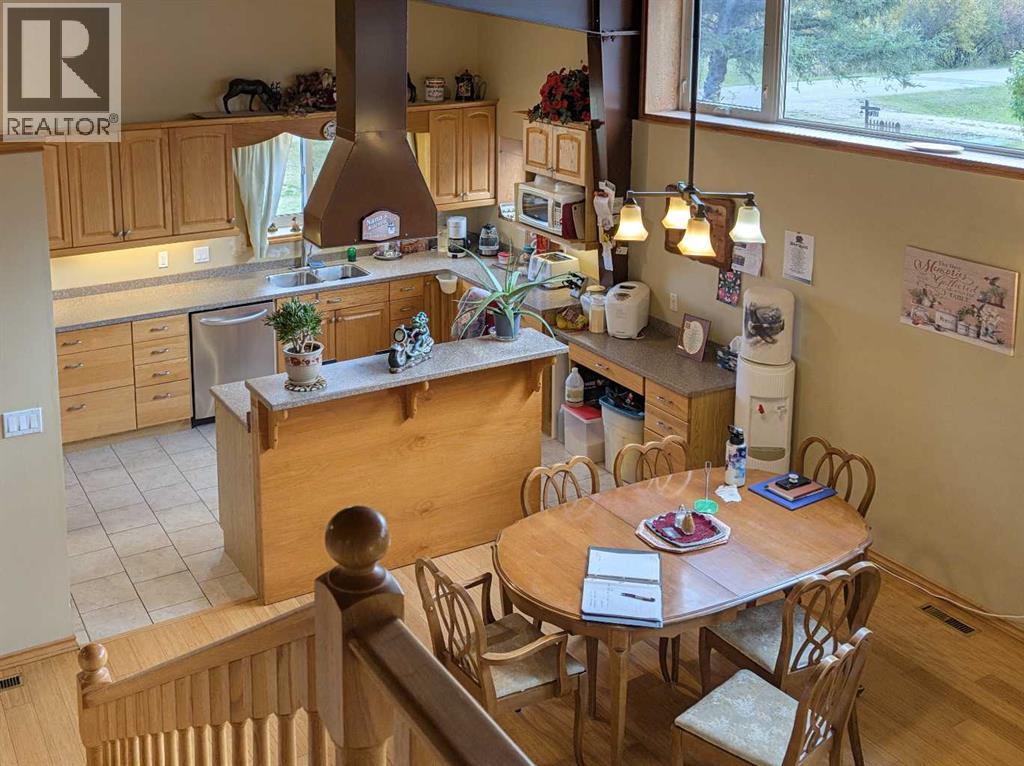 802 Railway Avenue Property Photo 3