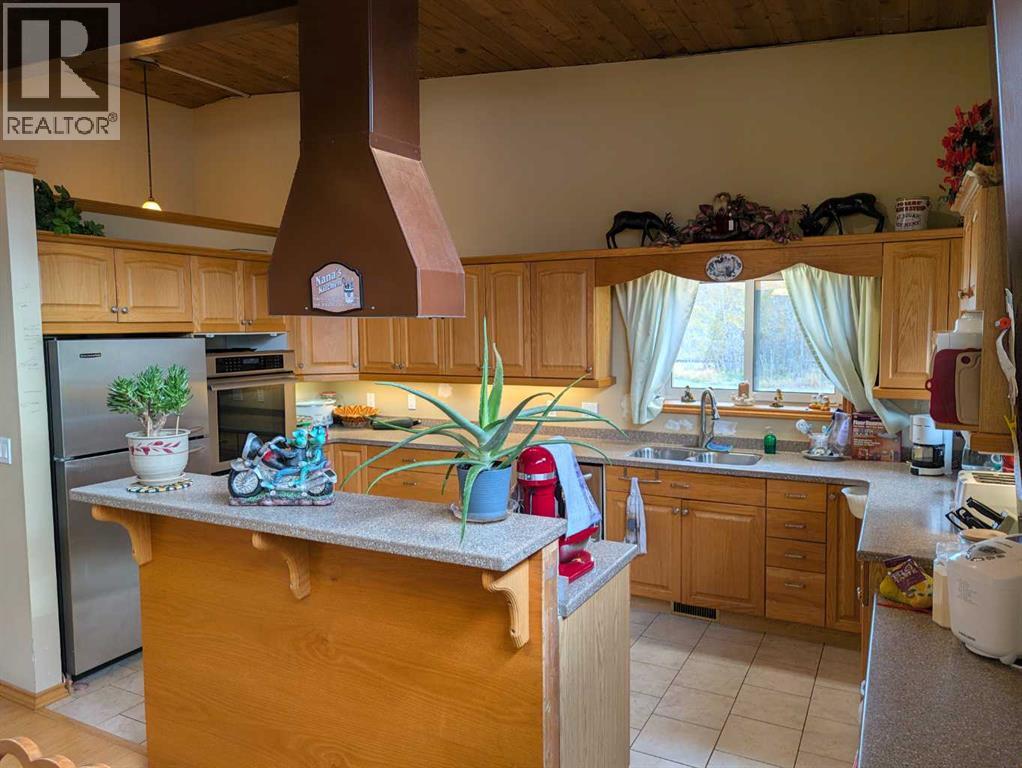 802 Railway Avenue Property Photo 4