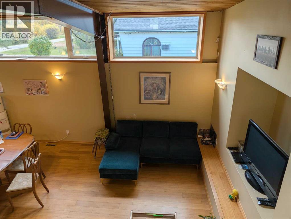 802 Railway Avenue Property Photo 6