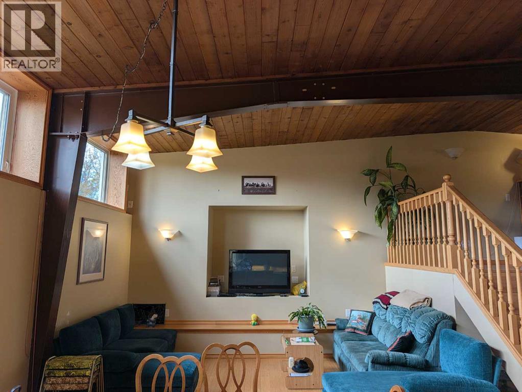 802 Railway Avenue Property Photo 8