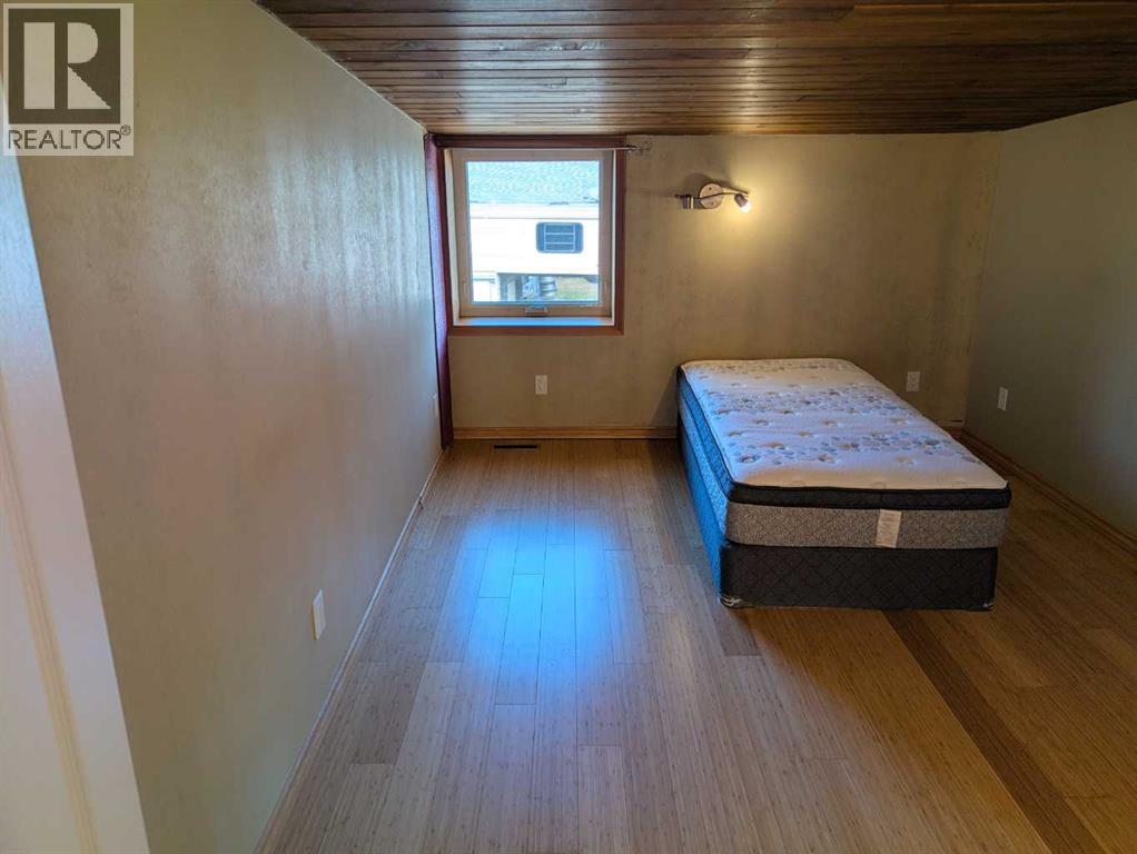 802 Railway Avenue Property Photo 13
