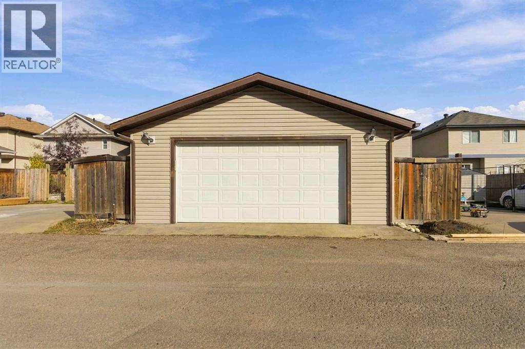 132 Fireweed Crescent Property Photo 2