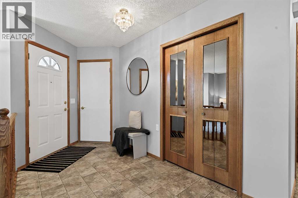 39 Woodside Close Nw Property Photo 4