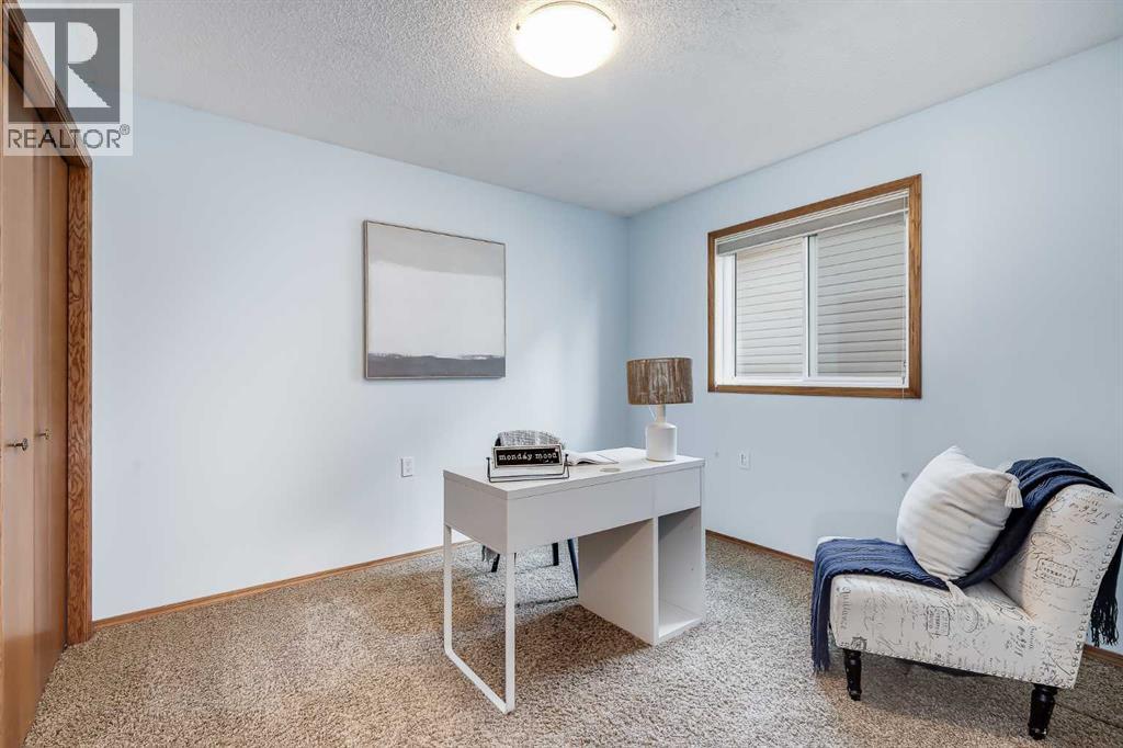 39 Woodside Close Nw Property Photo 14
