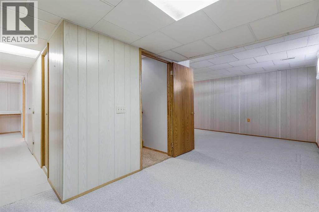 39 Woodside Close Nw Property Photo 21