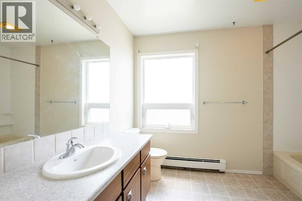 65 Temple Boulevard West Property Photo 17
