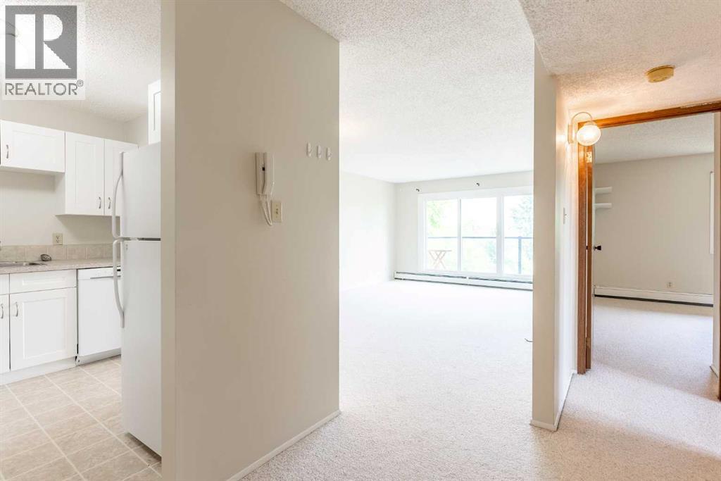 65 Temple Boulevard West Property Photo 20
