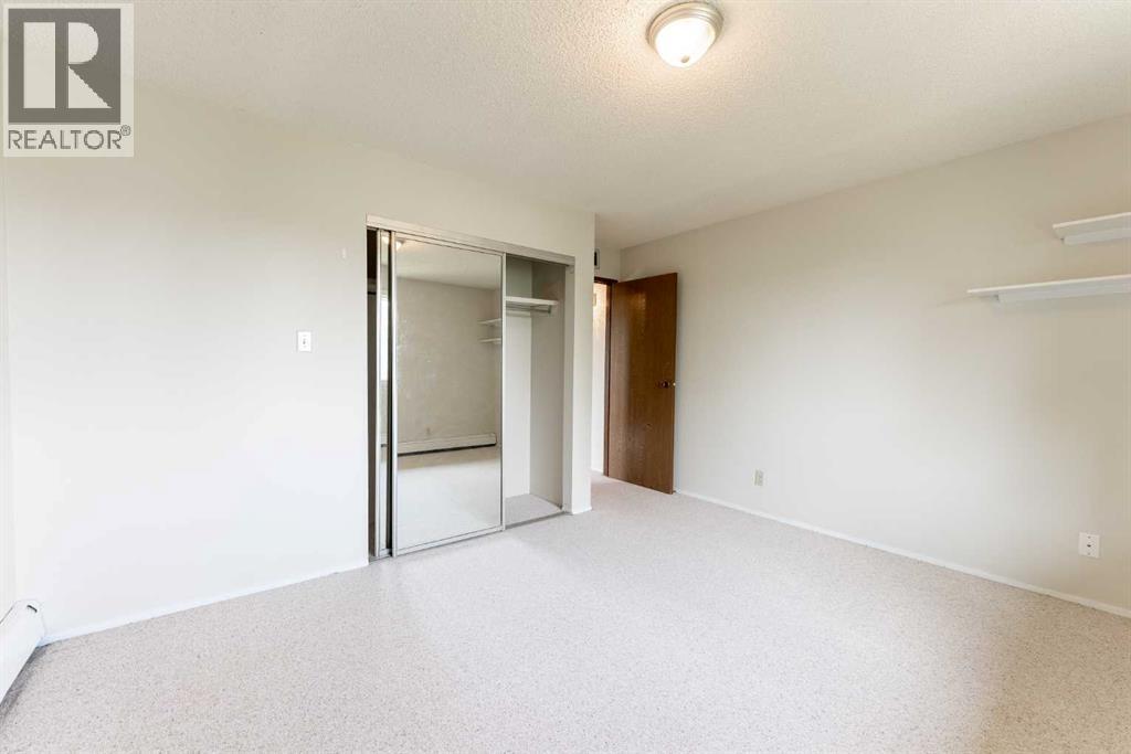65 Temple Boulevard West Property Photo 22