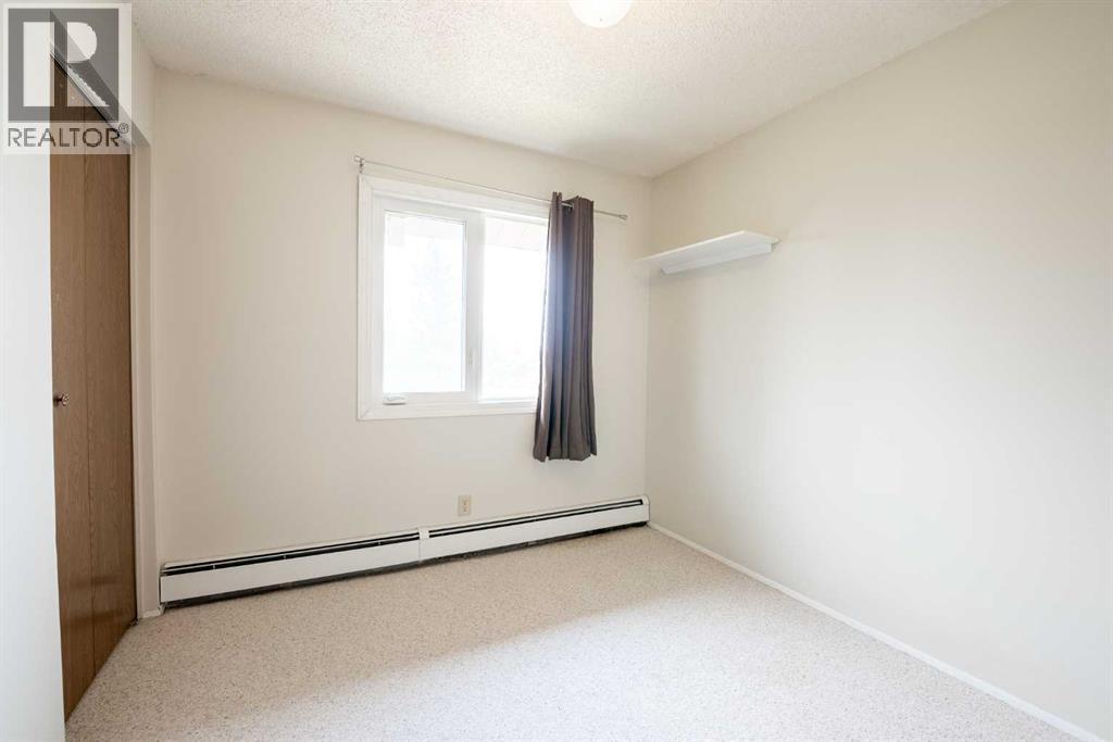 65 Temple Boulevard West Property Photo 24